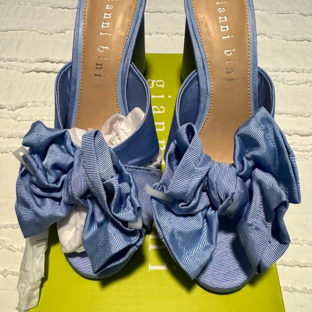 Gianni Bini Keily Bow Shoe NEW Women’s Size 9M. NEW!!!